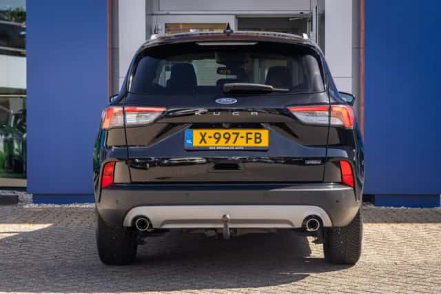 Ford Kuga (2023) thumbnail 5
