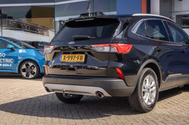 Ford Kuga (2023) thumbnail 6