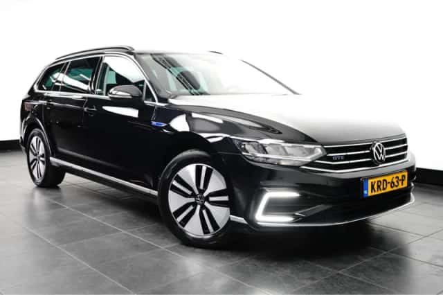 Volkswagen Passat (2022) thumbnail 3