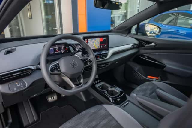 Volkswagen ID.4 (2023) thumbnail 2