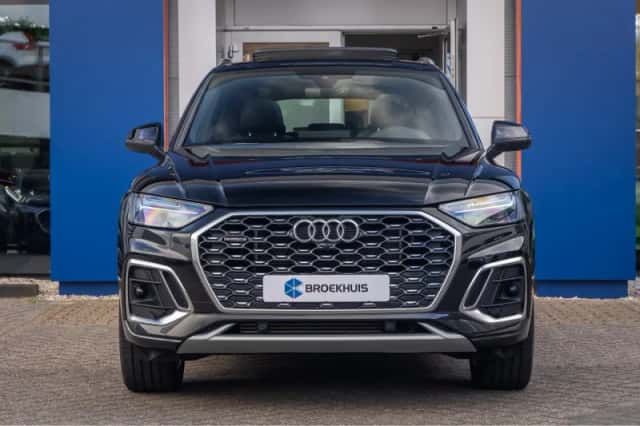 Audi Q5 (2023) thumbnail 3