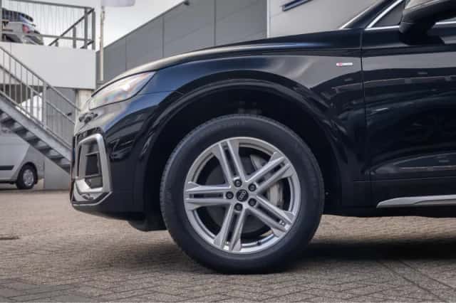 Audi Q5 (2023) thumbnail 6