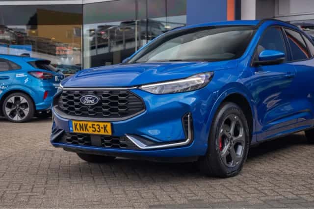 Ford Kuga (2024) thumbnail 4