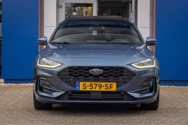 Ford Focus (2023) thumbnail 3