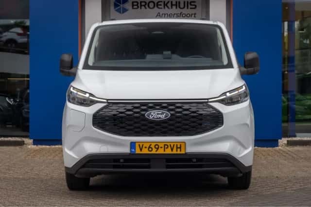 Ford E-Transit Cust (2026) thumbnail 4