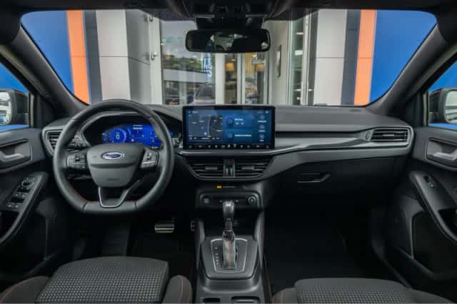 Ford Focus (2024) thumbnail 2