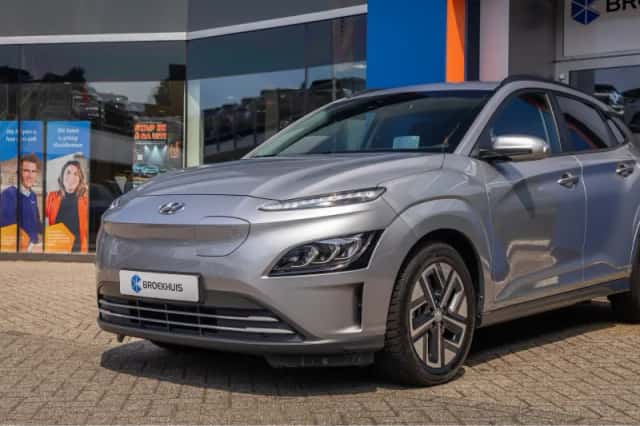 Hyundai Kona (2023) thumbnail 3
