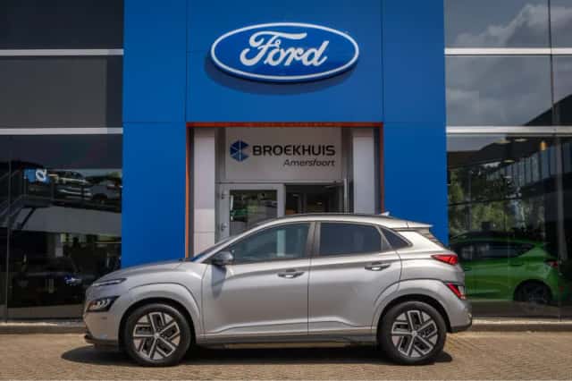 Hyundai Kona (2023) thumbnail 4
