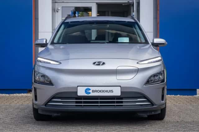 Hyundai Kona (2023) thumbnail 5