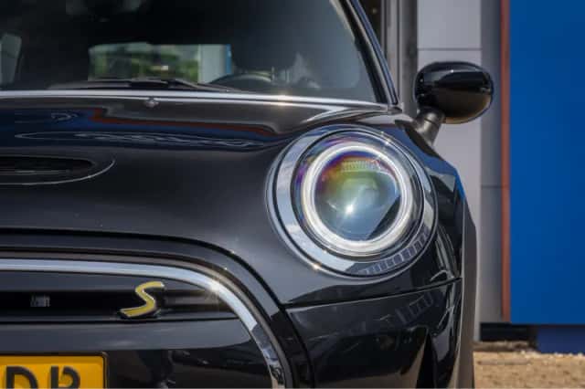 MINI Electric (2022) thumbnail 4