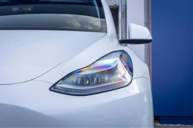 Tesla Model Y (2023) thumbnail 5