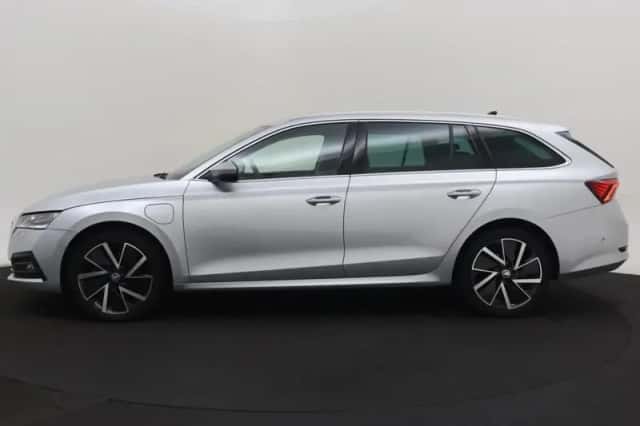 Škoda Octavia (2020) thumbnail 2