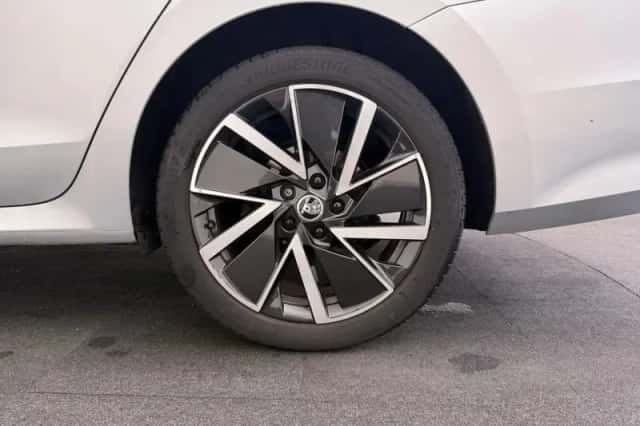 Škoda Octavia (2020) thumbnail 6