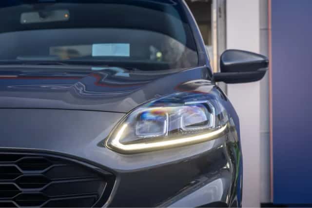 Ford Kuga (2021) thumbnail 4