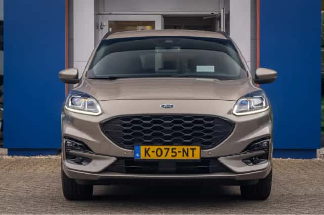Ford Kuga (2020) thumbnail 3