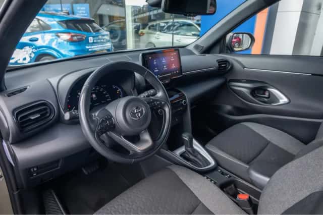 Toyota Yaris Cross (2023) thumbnail 2