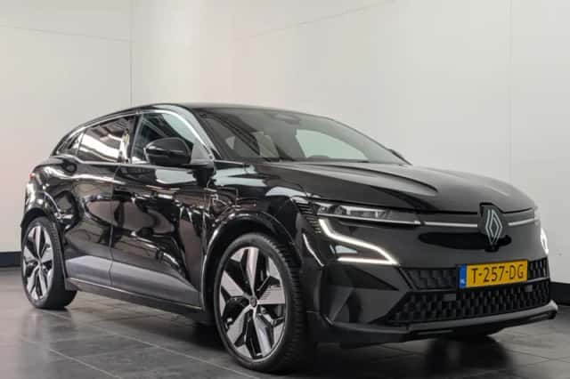 Renault Mégane E-Tech (2023) thumbnail 3