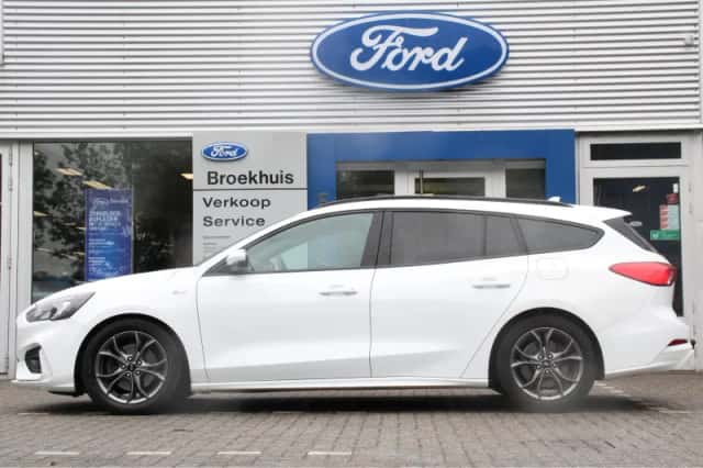 Ford Focus (2019) thumbnail 2