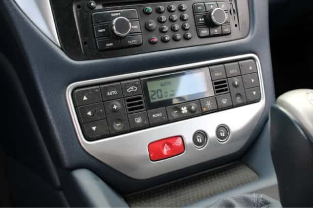 Maserati GranCabrio (2010) thumbnail 32