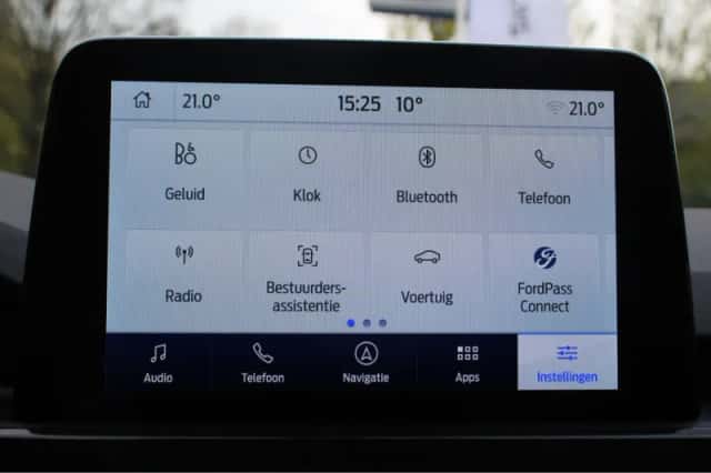 Ford Kuga (2024) thumbnail 33