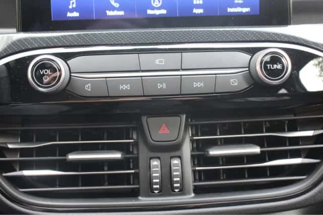 Ford Kuga (2024) thumbnail 36