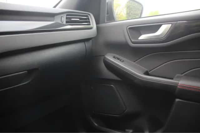 Ford Kuga (2024) thumbnail 43