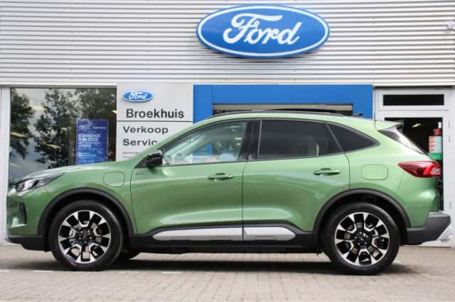 Ford Kuga (2024) thumbnail 2