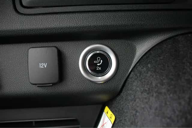 Ford Kuga (2024) thumbnail 21