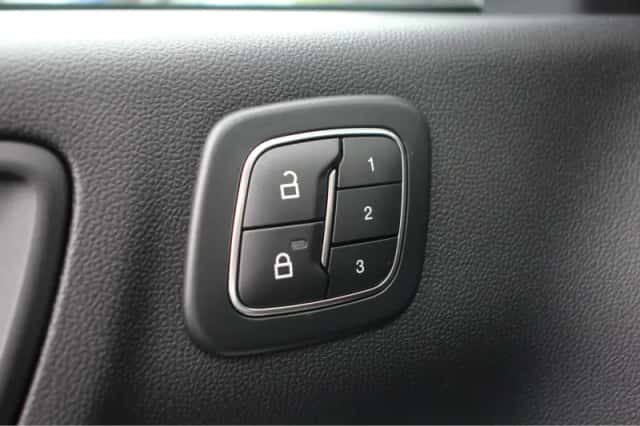 Ford Kuga (2024) thumbnail 22