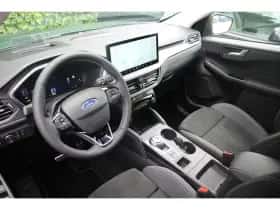 Ford Kuga (2024) thumbnail 4