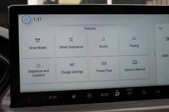 Ford Kuga (2024) thumbnail 32