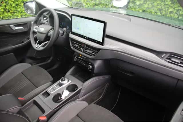 Ford Kuga (2024) thumbnail 6