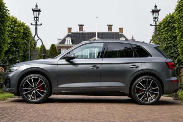 Audi Q5 (2024) thumbnail 2