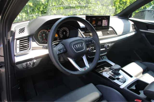 Audi Q5 (2024) thumbnail 4