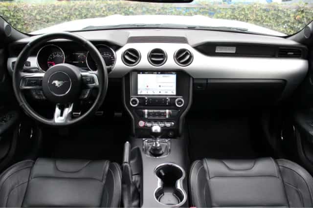 Ford Mustang (2017) thumbnail 6