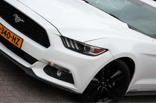 Ford Mustang (2017) thumbnail 8