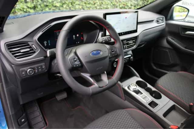 Ford Kuga (2025) thumbnail 10