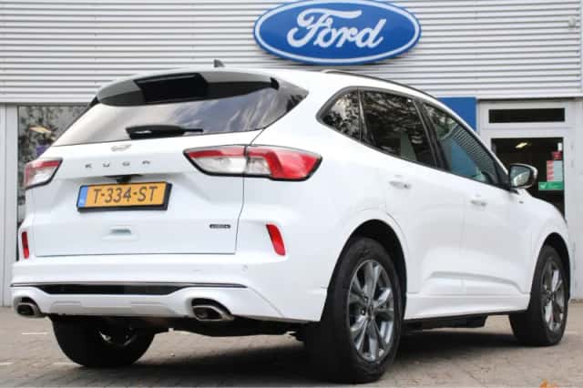 Ford Kuga (2023) thumbnail 3