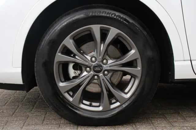 Ford Kuga (2023) thumbnail 37