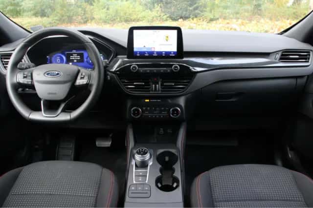 Ford Kuga (2023) thumbnail 5
