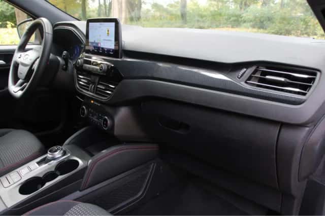 Ford Kuga (2023) thumbnail 6