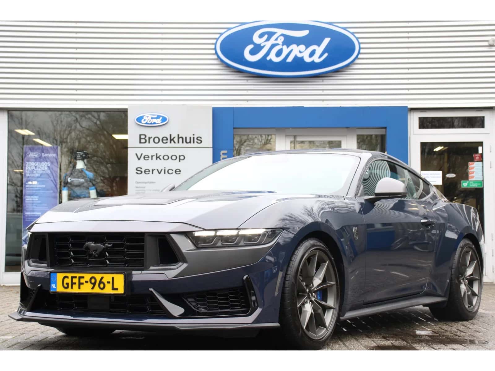 Ford Mustang (2024) — foto 1