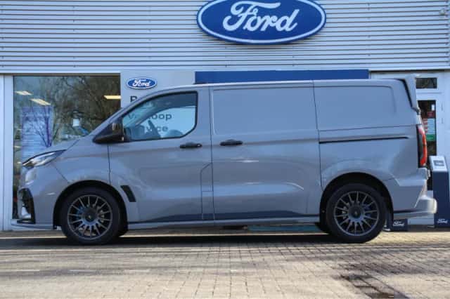 Ford Transit Custom (2024) thumbnail 2