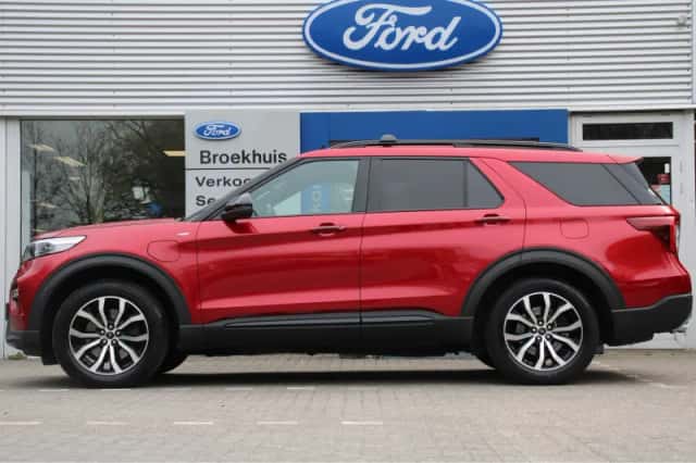Ford Explorer (2019) thumbnail 2