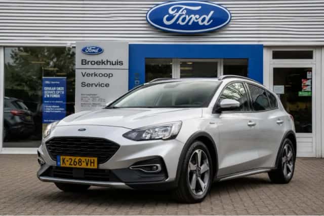 Ford Focus (2021) thumbnail 1