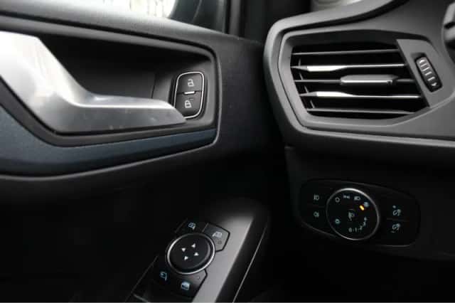 Ford Focus (2021) thumbnail 22