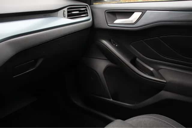 Ford Focus (2021) thumbnail 32