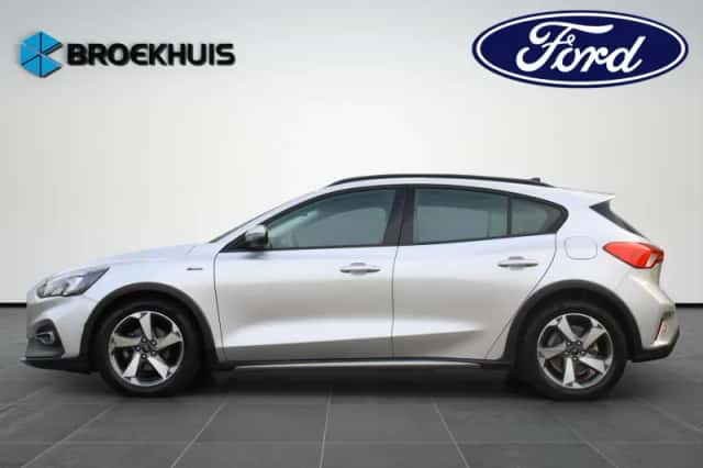 Ford Focus (2021) thumbnail 7
