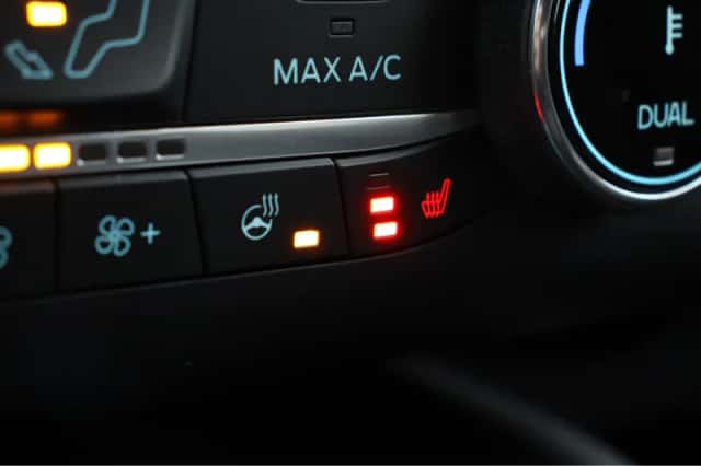 Ford Kuga (2023) thumbnail 12
