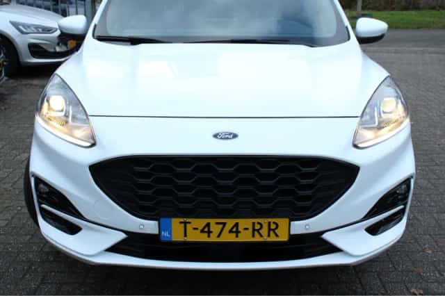 Ford Kuga (2023) thumbnail 41